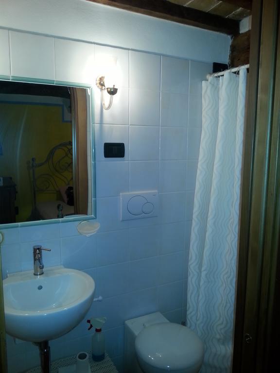 La Casa Di Adelina Apartman Vivo dʼOrcia Szoba fotó